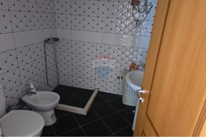 Tirane, shitet apartament 1+1 Kati 2, 61 m² 115.000 € (midis kopshtit zoologjik)