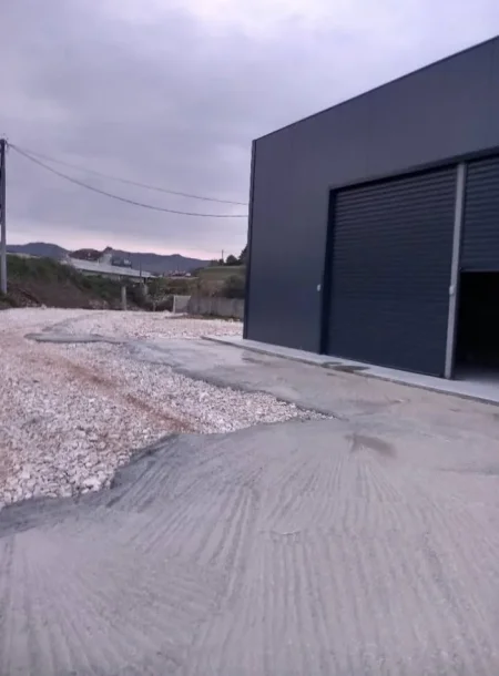 Tirane, jepet me qera magazine Kati 0, 150 m² 1.200 € (City Park)