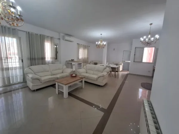 Durres, shitet apartament 2+1 Kati 3, 170 m² 170.000 € 