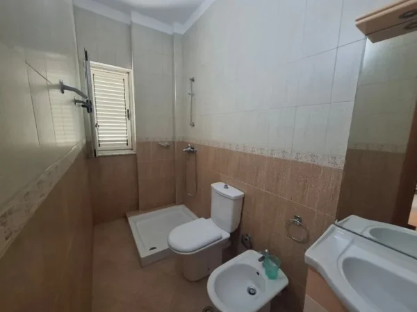 Durres, shitet apartament 2+1 Kati 3, 170 m² 170.000 € 