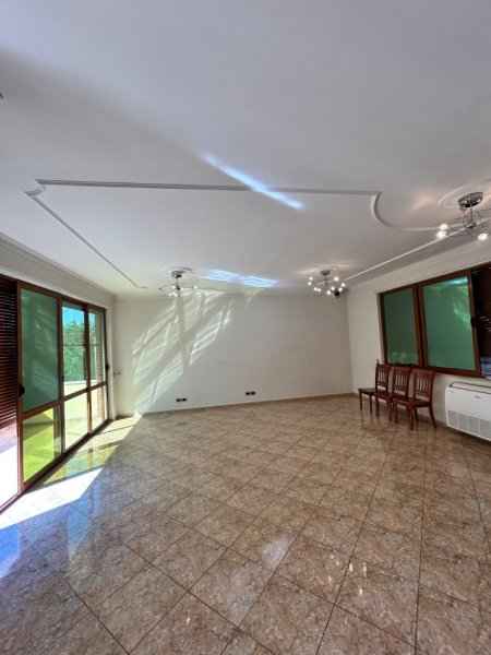 Tirane, jepet me qera Vile 3 Katshe , 254 m² 1.200 € (Kodra e Priftit)