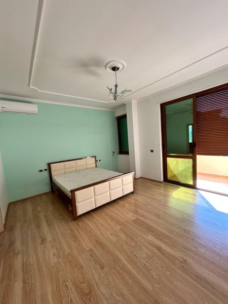 Tirane, jepet me qera Vile 3 Katshe , 254 m² 1.200 € (Kodra e Priftit)
