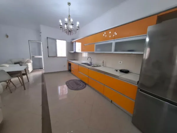 Durres, shitet apartament 2+1 Kati 3, 170 m² 170.000 € 