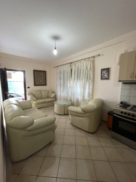 Tirane, jepet me qera apartament 1+1 Kati 0, 55 m² 33.000 € (Rr Gjin Gjergji)