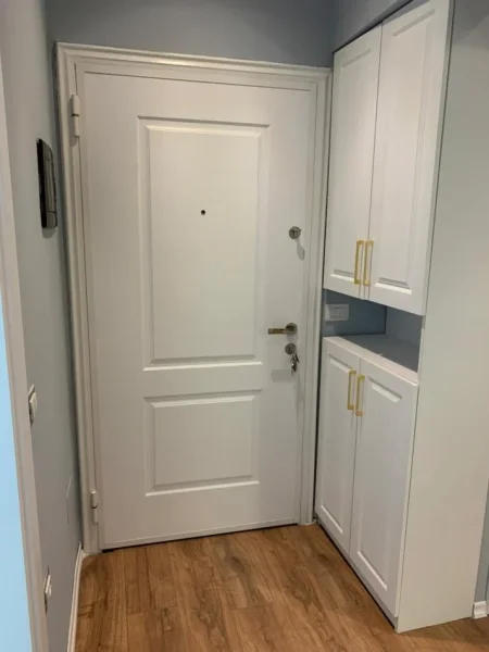 jepet me qera apartament 2+1+Ballkon Kati 3, 70 m² 700 € (Rruga muzaket)