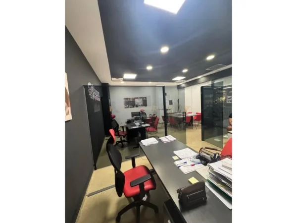 Tirane, shes ambjent biznesi Kati 3, 44 m² 250.000 € (Galeria Etc)