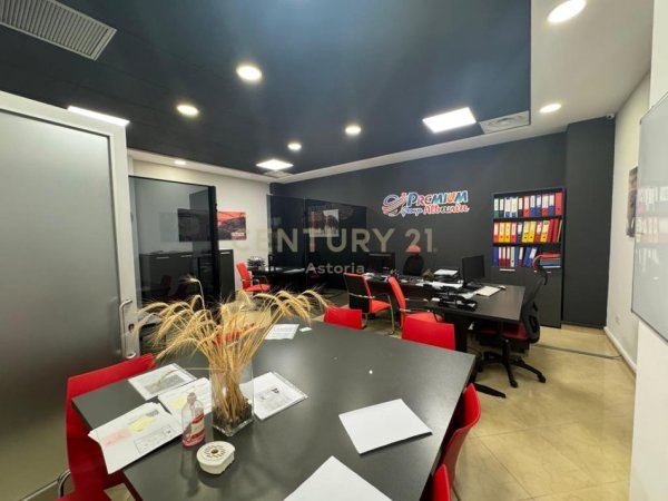 Tirane, shes ambjent biznesi Kati 3, 44 m² 250.000 € (Galeria Etc)