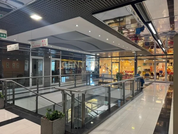 Tirane, shes ambjent biznesi Kati 3, 44 m² 250.000 € (Galeria Etc)