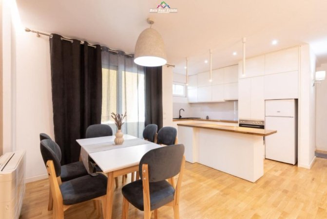 Tirane, shitet apartament 2+1+Ballkon Kati 2, 105 m² 260.000 € (Zogu i Zi)