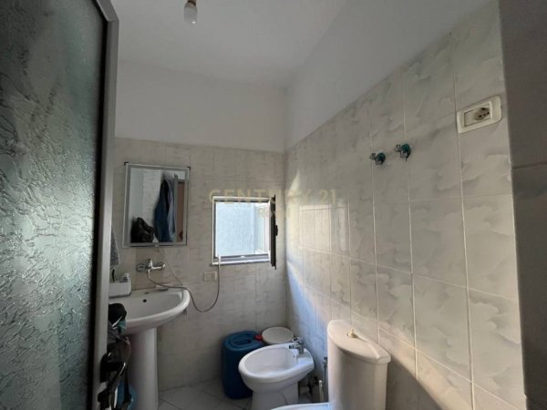 Tirane, jepet me qera apartament 2+1+Aneks+Ballkon Kati 4, 100 m² 130.000 €