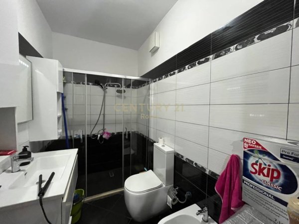 Tirane, jepet me qera apartament 2+1+Aneks+Ballkon Kati 4, 100 m² 130.000 €