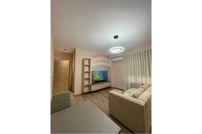 Tirane, jepet me qera apartament 1+1 Kati 3, 49 m² 450 € (Rruga Bamir Topi, Tiranë)