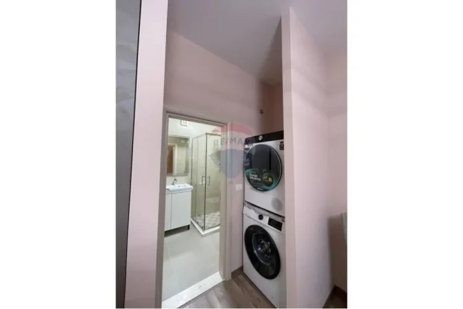 Tirane, jepet me qera apartament 1+1 Kati 3, 49 m² 450 € (Rruga Bamir Topi, Tiranë)