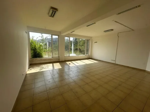 Tirane, jepet me qera zyre , 650 m² (Kodra e Diellit 1)