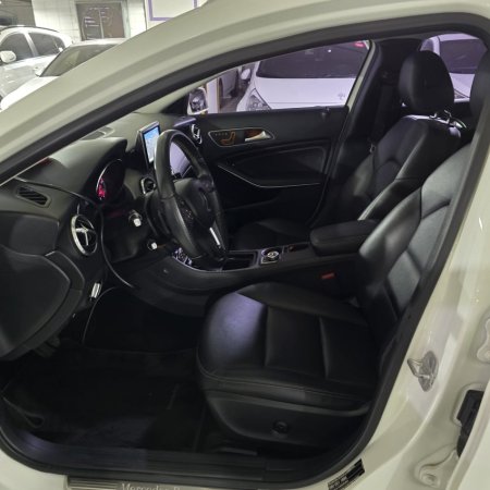 Tirane, SUV Mercedes-Benz GLA 200 4matic Nafte, e bardhë automatik Kondicioner 130.000 km 15.000 €