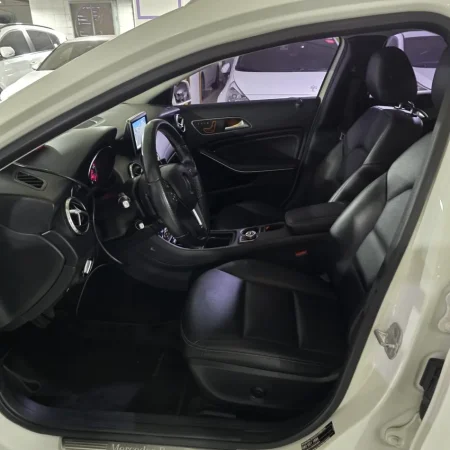 Tirane, SUV Mercedes-Benz GLA 200 4matic Nafte, e bardhë automatik Kondicioner 130.000 km 15.000 €