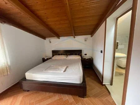 Tirane, qera apartament 3+1+Ballkon , 167 m²