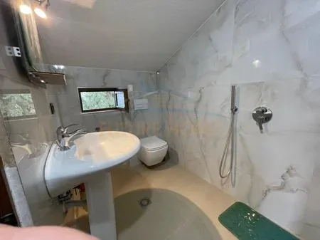 Tirane, qera apartament 3+1+Ballkon , 167 m²