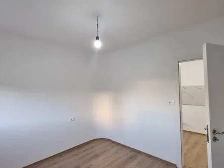 Tirane, shitet apartament 2+1+Ballkon Kati 6, 72 m² 165.000 € (Stadiumit Dinamo.)