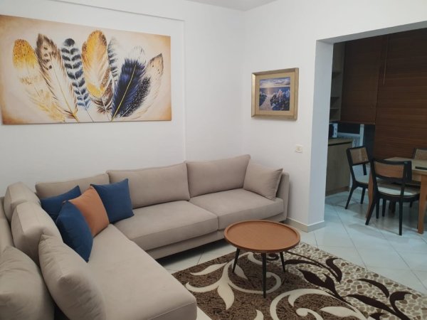 Tirane, jepet me qera apartament 1+1 Kati 3, 60 m² 600 € (Kodra e Diellit)