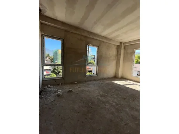 Tirane, shitet apartament 1+1 Kati 3, 70 m² 95.000 € (qsut)