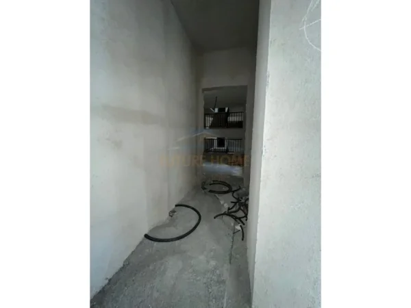 Tirane, shitet apartament 1+1 Kati 3, 70 m² 95.000 € (qsut)