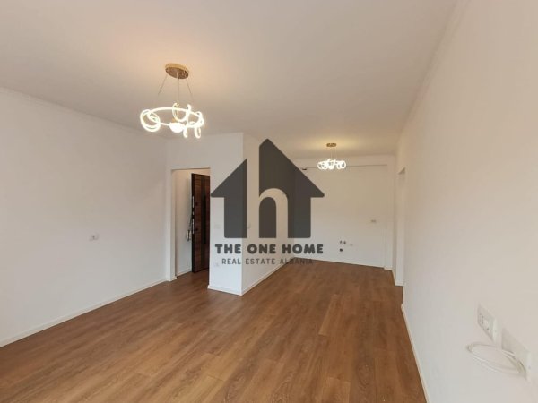 Tirane, shes apartament 1+1+Ballkon Kati 3, 57 m² (Ish Stacioni Fundit Tiranes Re)