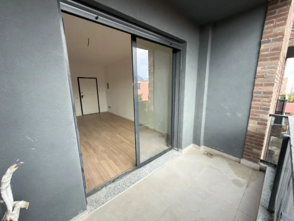 Tirane, jepet me qera apartament 2+1 Kati 3, 93 m² 150.000 €