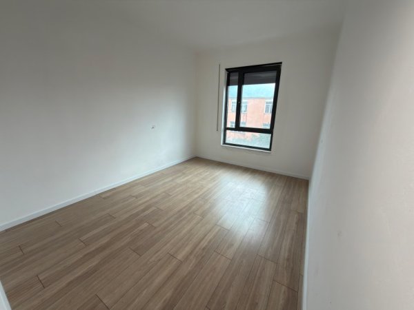 Tirane, jepet me qera apartament 2+1 Kati 3, 93 m² 150.000 €