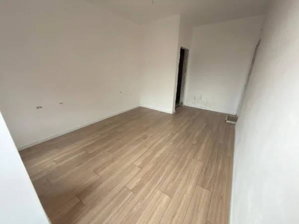 Tirane, jepet me qera apartament 2+1 Kati 3, 93 m² 150.000 €