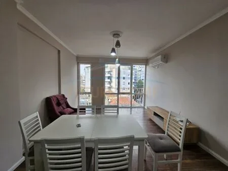 Tirane, jepet me qera apartament 2+1+Ballkon Kati 4, 108 m² 800 € (selvia)