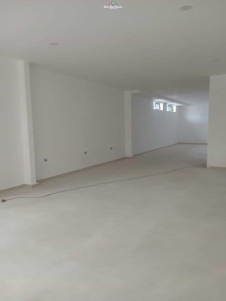 Tirane, jepet me qera dyqan Kati 0, 150 m² 2.500 € (Bulevardi Gjergj Fishta)