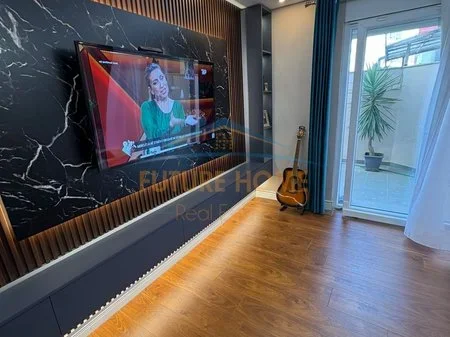 Tirane, shitet apartament 2+1+Ballkon Kati 1, 130 m² 185.000 € (yzberisht)