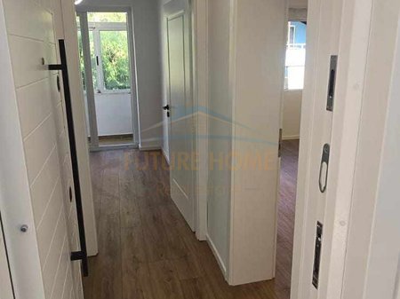 Tirane, shitet apartament 1+1+Ballkon Kati 3, 42 m² 135.000 €