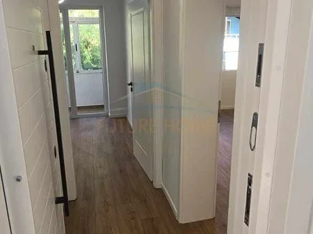 Tirane, shitet apartament 1+1+Ballkon Kati 3, 42 m² 135.000 €