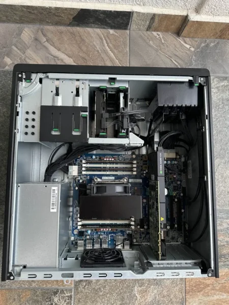 Pogradec, shes Kompjuter pa Monitor HP