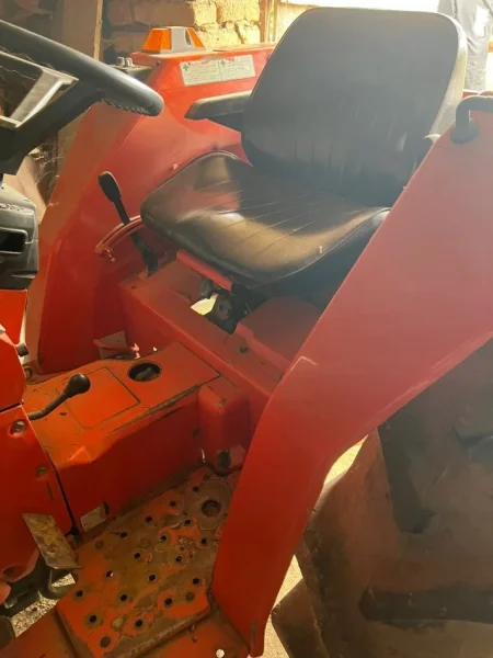 Korce, shes Traktor KUBOTA Nafte, portokalli 7.000 €