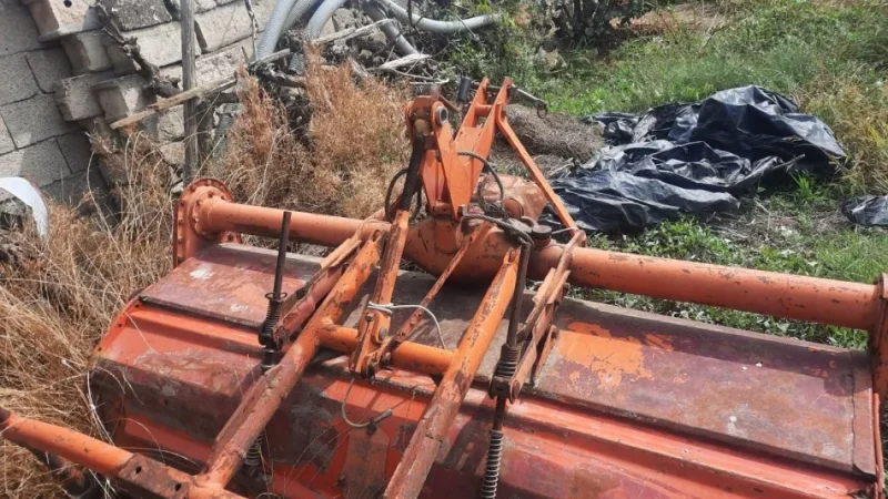 Korce, shes Traktor KUBOTA Nafte, portokalli 7.000 €
