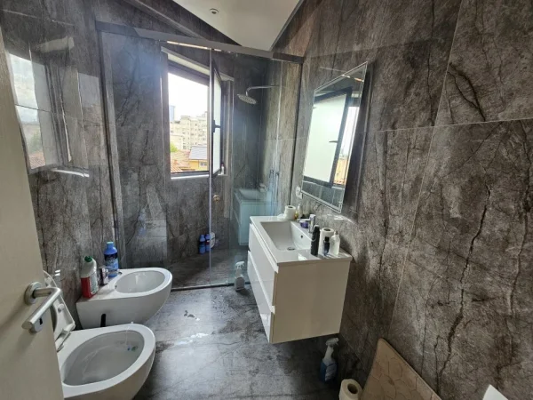 Tirane, shitet apartament 2+1 Kati 3, 117 m² 365.000 € (RRUGA E DURRESIT)