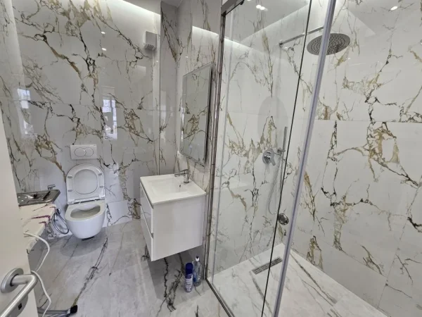 Tirane, shitet apartament 2+1 Kati 3, 117 m² 365.000 € (RRUGA E DURRESIT)