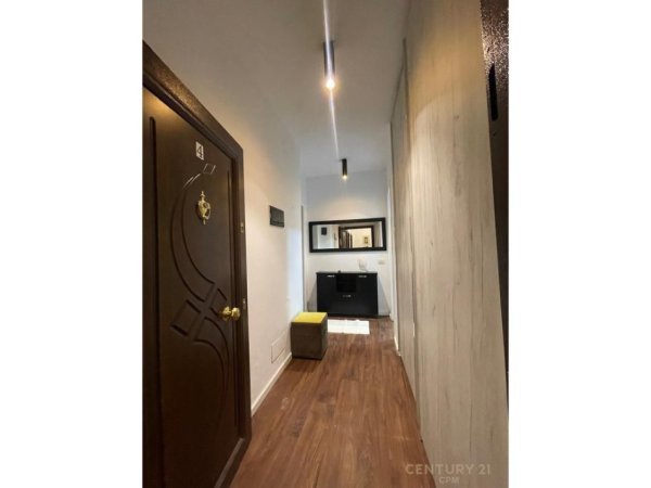 Tirane, shes apartament 1+1 Kati 1, 60 m² 125.000 € (Xhamia e Tabakeve)