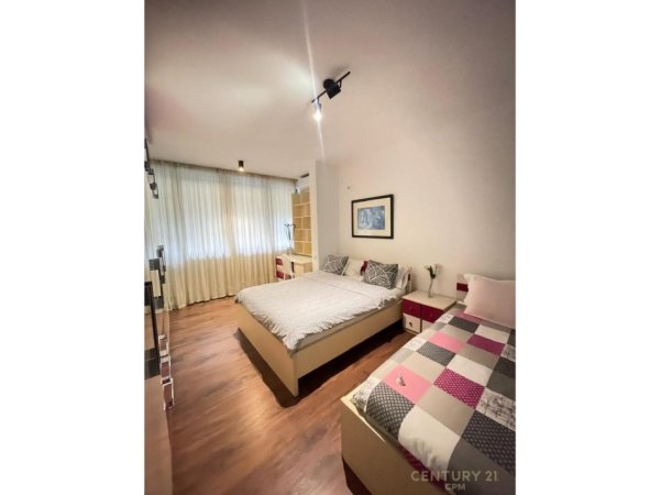 Tirane, shes apartament 1+1 Kati 1, 60 m² 125.000 € (Xhamia e Tabakeve)