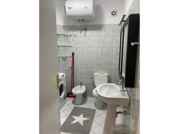 Tirane, shes apartament 1+1 Kati 1, 60 m² 125.000 € (Xhamia e Tabakeve)