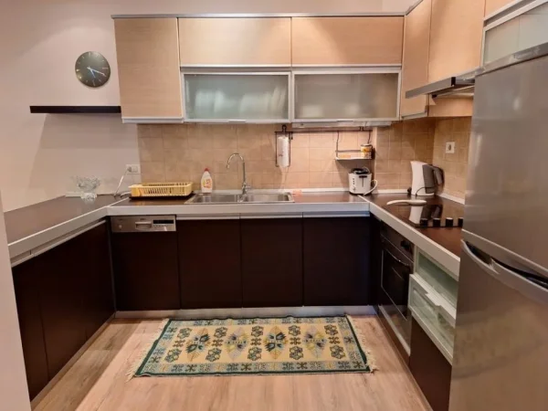 Tirane, jepet me qera apartament 2+1+Ballkon Kati 5, 93 m² 900 € (SHESHI WILLSON)