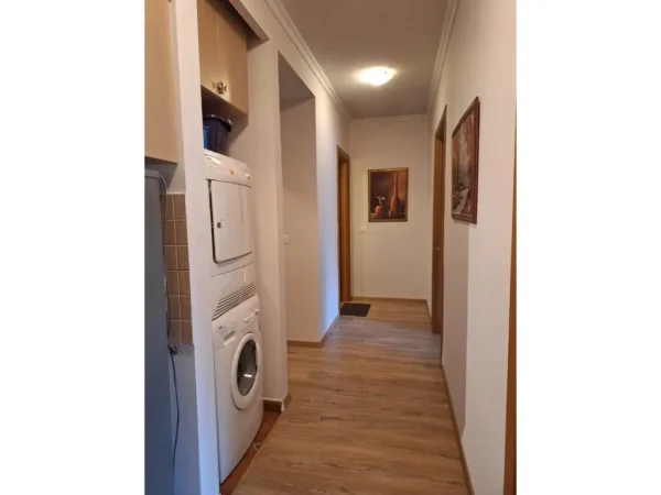 Tirane, jepet me qera apartament 2+1+Ballkon Kati 5, 93 m² 900 € (SHESHI WILLSON)