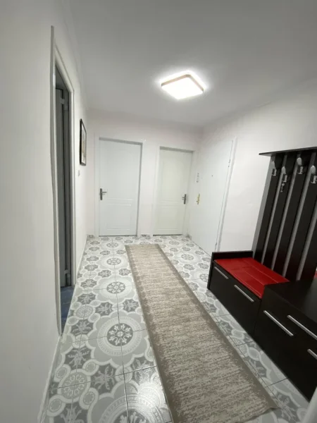 Tirane, jepet me qera apartament 2+1 Kati 4, 75 m² 600 € 