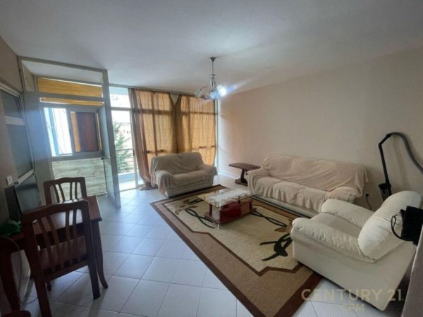 Tirane, shes apartament 1+1 Kati 3, 88 m² 135.000 € (Tregu Elektrik)