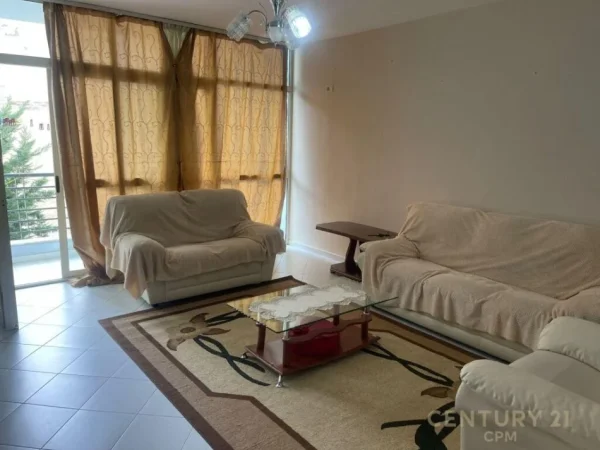 Tirane, shes apartament 1+1 Kati 3, 88 m² 135.000 € (Tregu Elektrik)