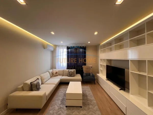 Tirane, jepet me qera apartament 3+1 Kati 7, 120 m² 1.000 € (RRUGA PANORAMA)