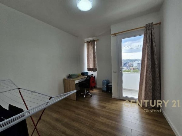 Tirane, jepet me qera apartament 3+1 Kati 9, 104 m² 700 € (Ish-Fusha e Aviacionit)